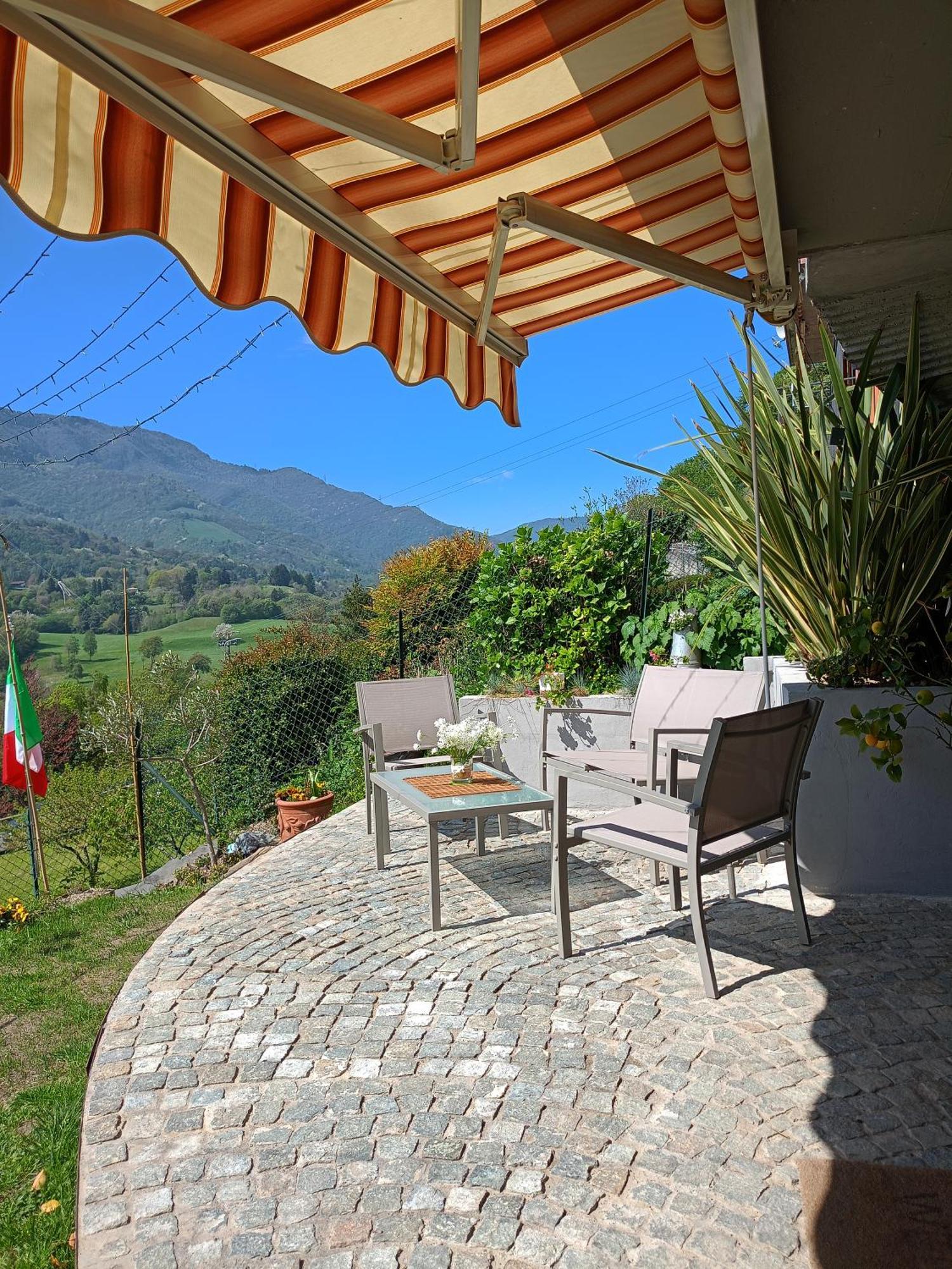 La Casa Di Emy Villa Solto Collina Eksteriør bilde